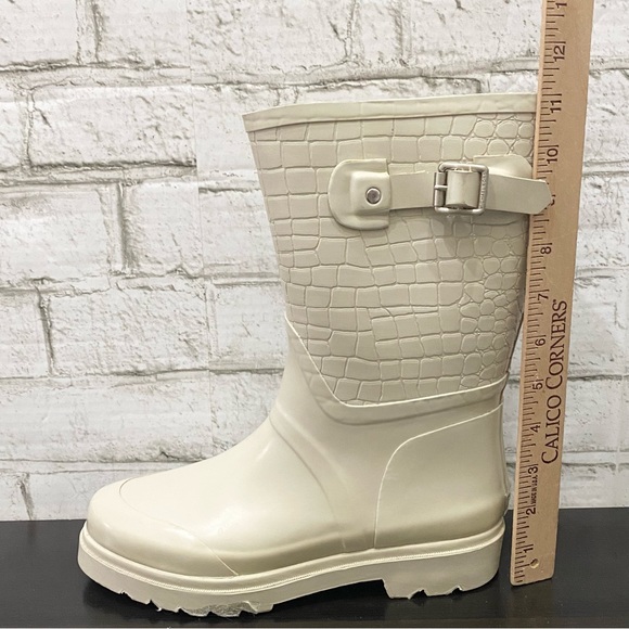 MICHAEL Michael Kors Beige Sand Textured Rubber Lugged Soles Rain Boots Size 8 - Picture 9 of 16